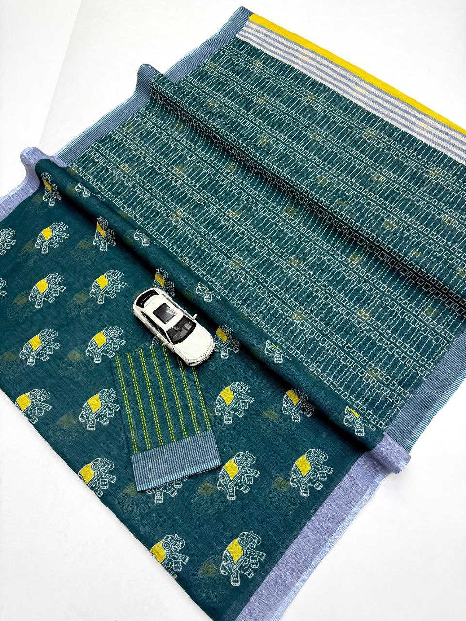 Fabric - Plain Linen Saree